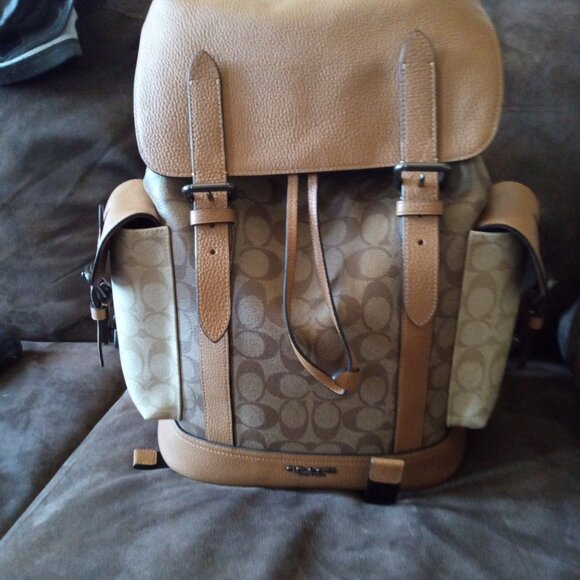 Coach backpack - Picture 3 of 3